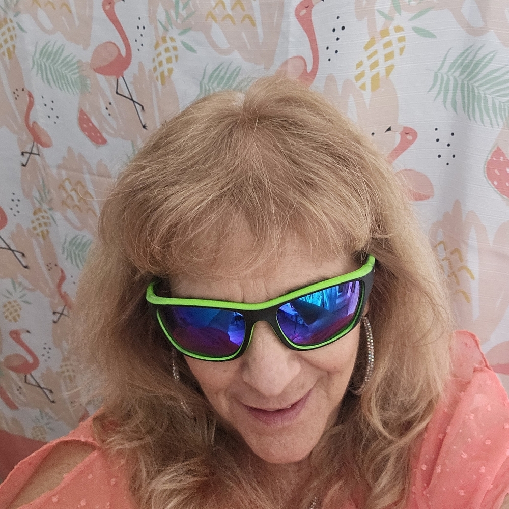 Sunglasses green with blue NWT Cool 😎